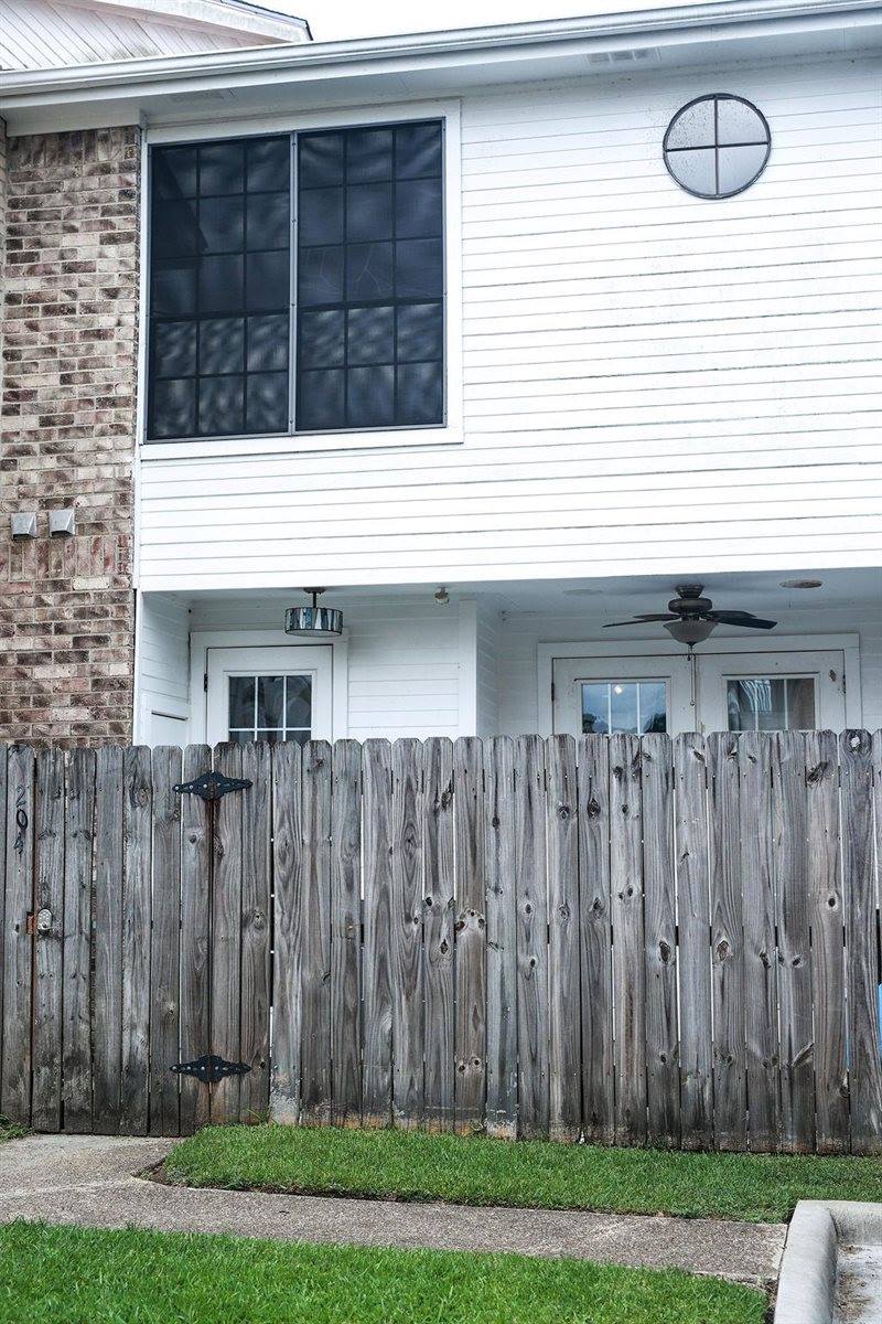 1620 Wellington Place, #204, Beaumont, TX 77706