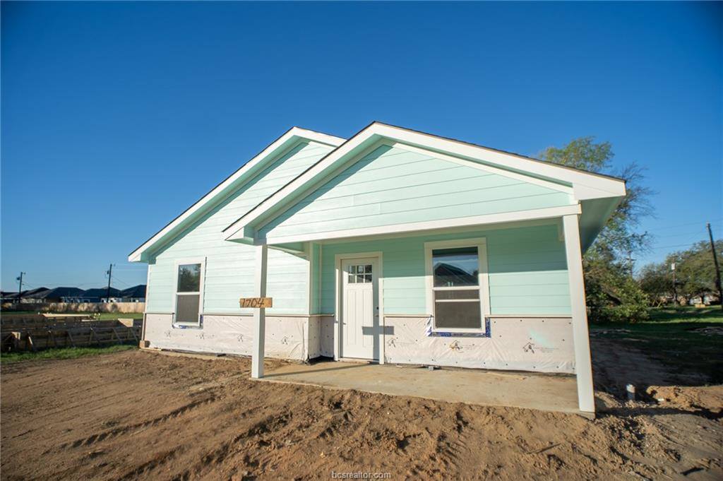 1704 Pine Street, Hearne, TX 77859