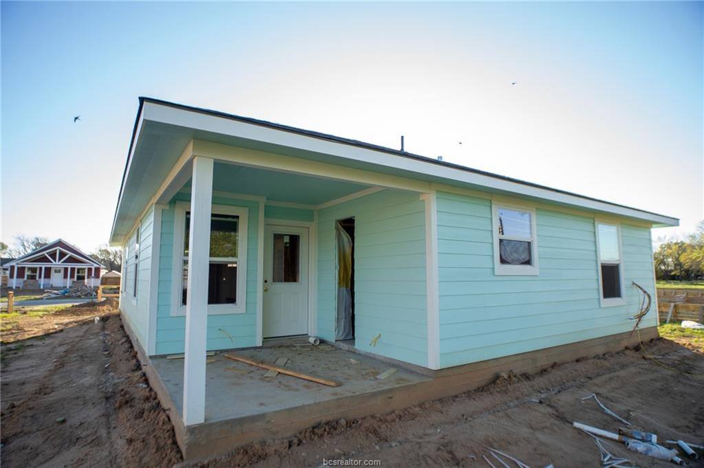 1704 Pine Street, Hearne, TX 77859