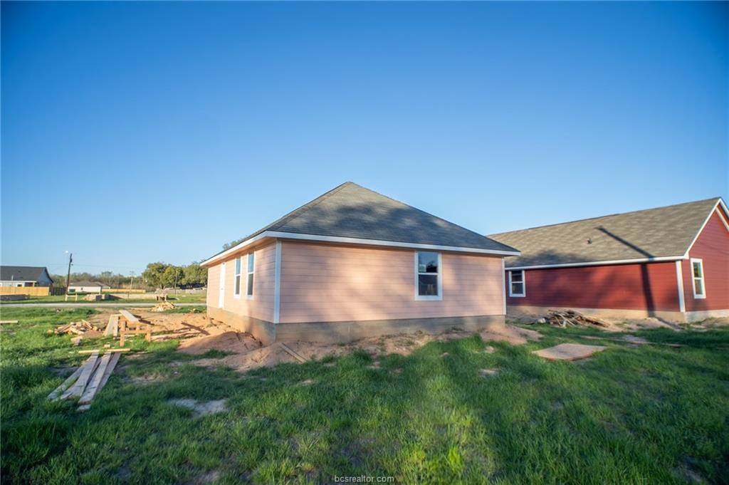 1707 Pine Street, Hearne, TX 77859