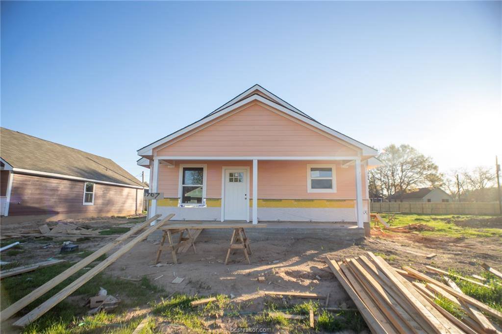 1707 Pine Street, Hearne, TX 77859