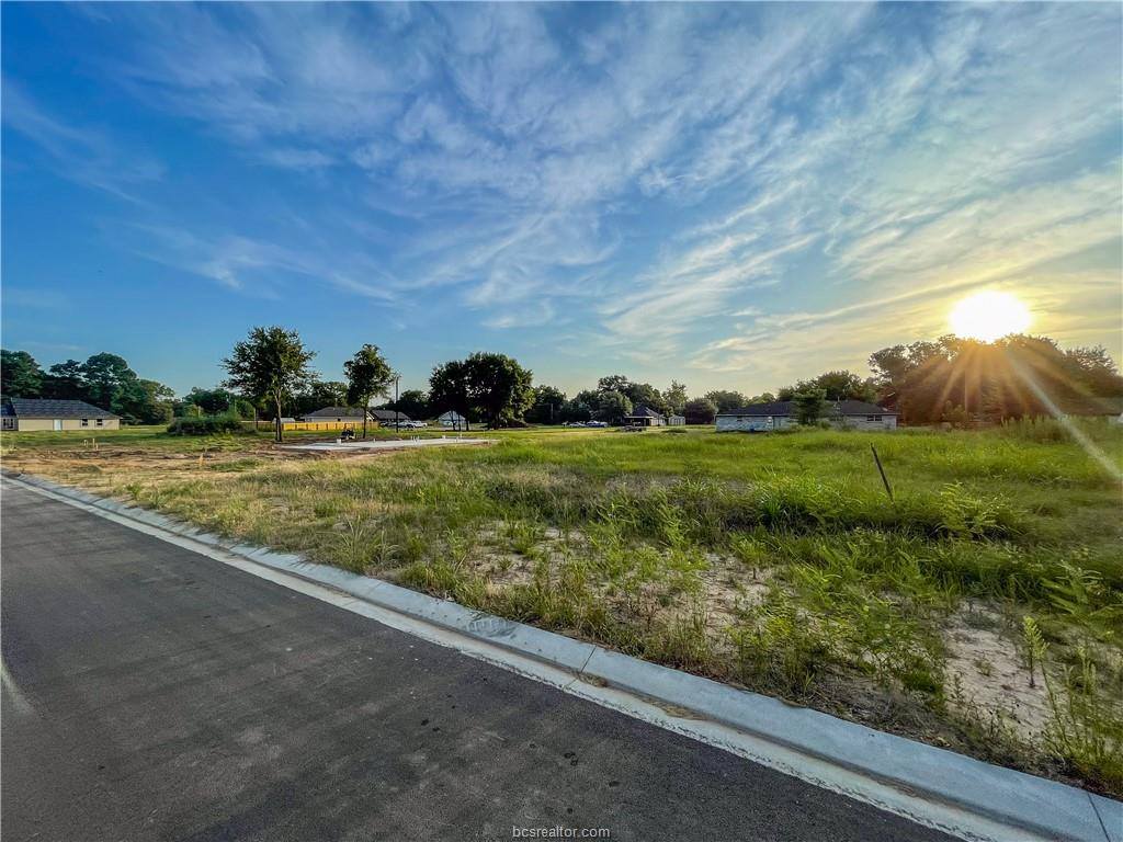 1707 Pine Street, Hearne, TX 77859