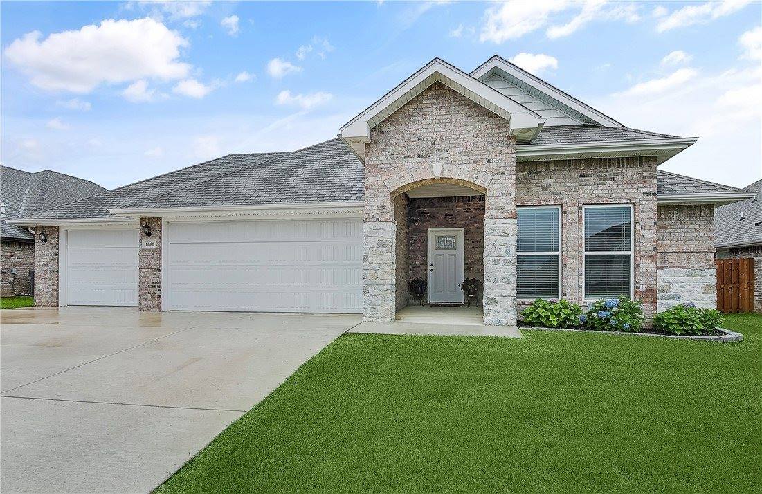 1060 Pink Lady Place, Bentonville, AR 72712