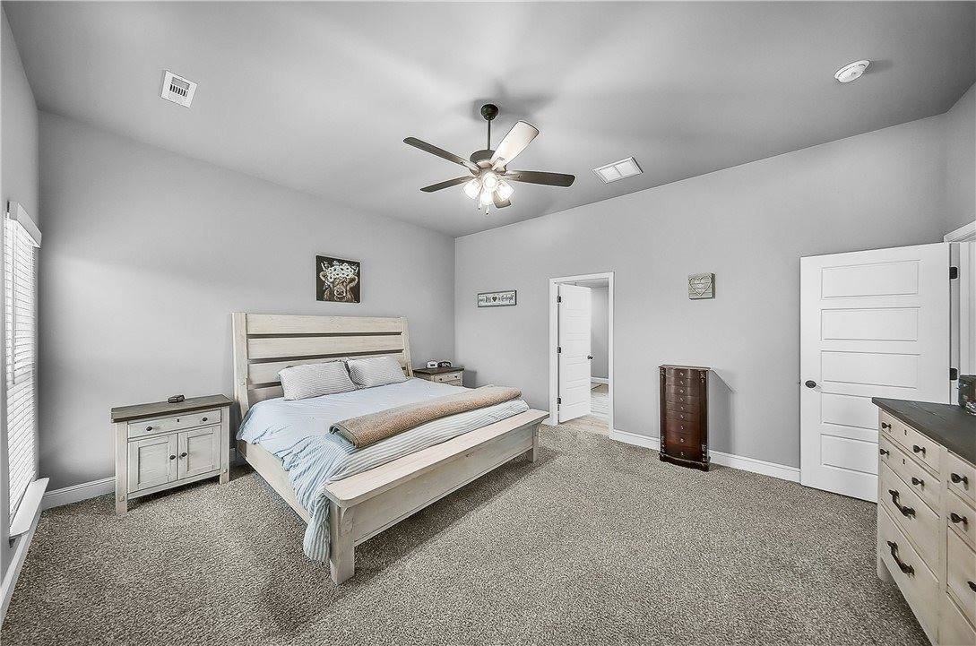 1060 Pink Lady Place, Bentonville, AR 72712