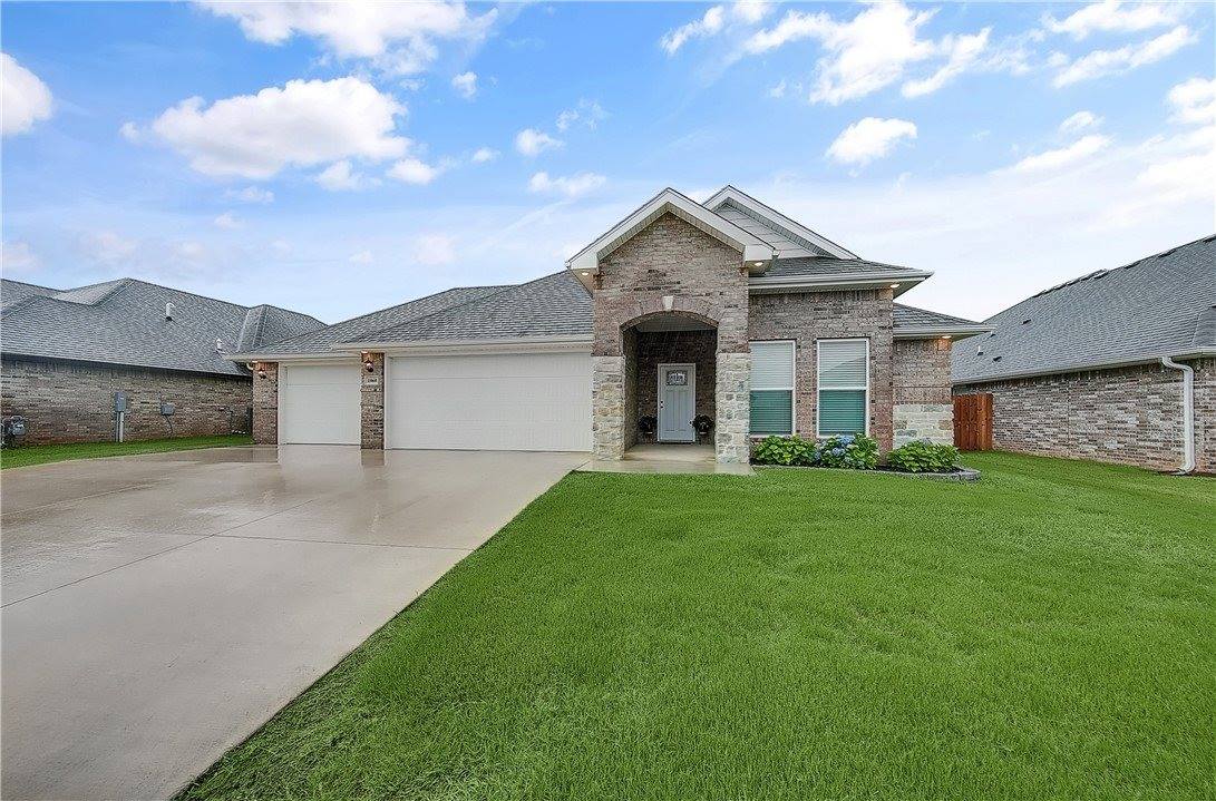 1060 Pink Lady Place, Bentonville, AR 72712