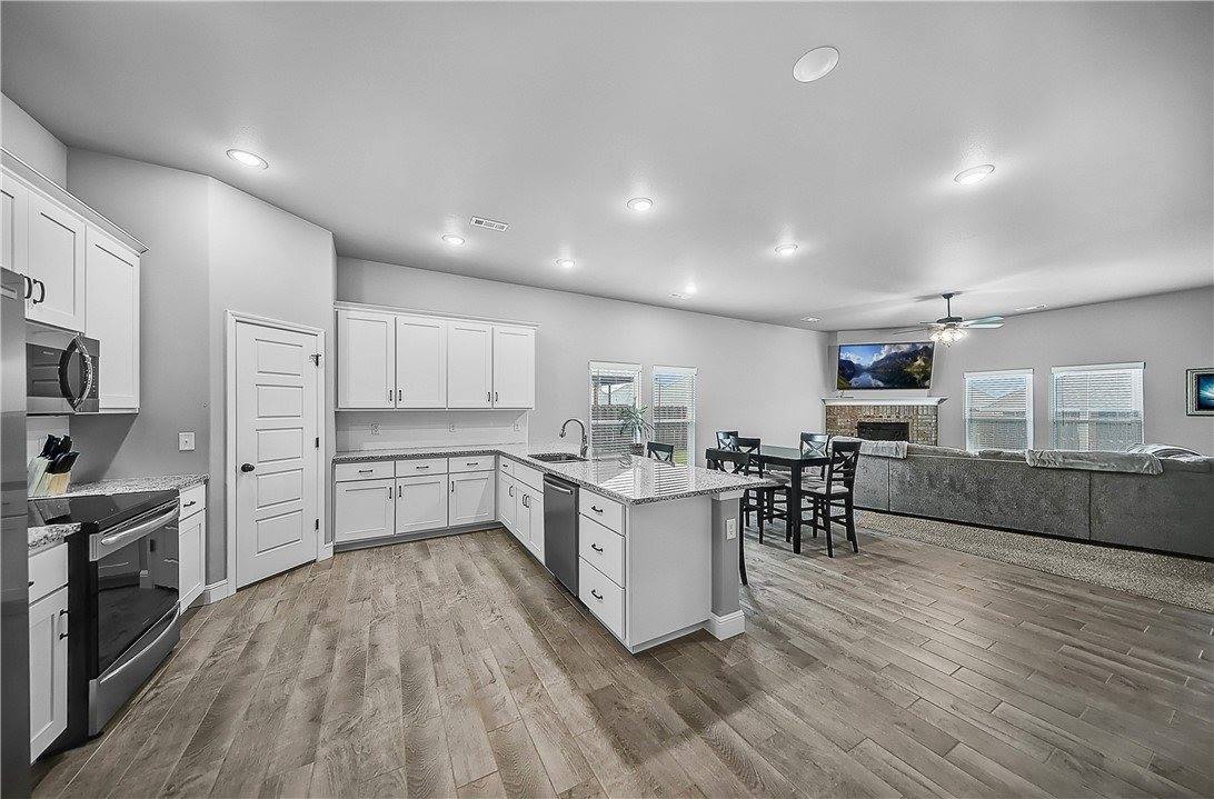 1060 Pink Lady Place, Bentonville, AR 72712