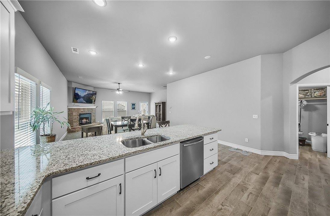 1060 Pink Lady Place, Bentonville, AR 72712