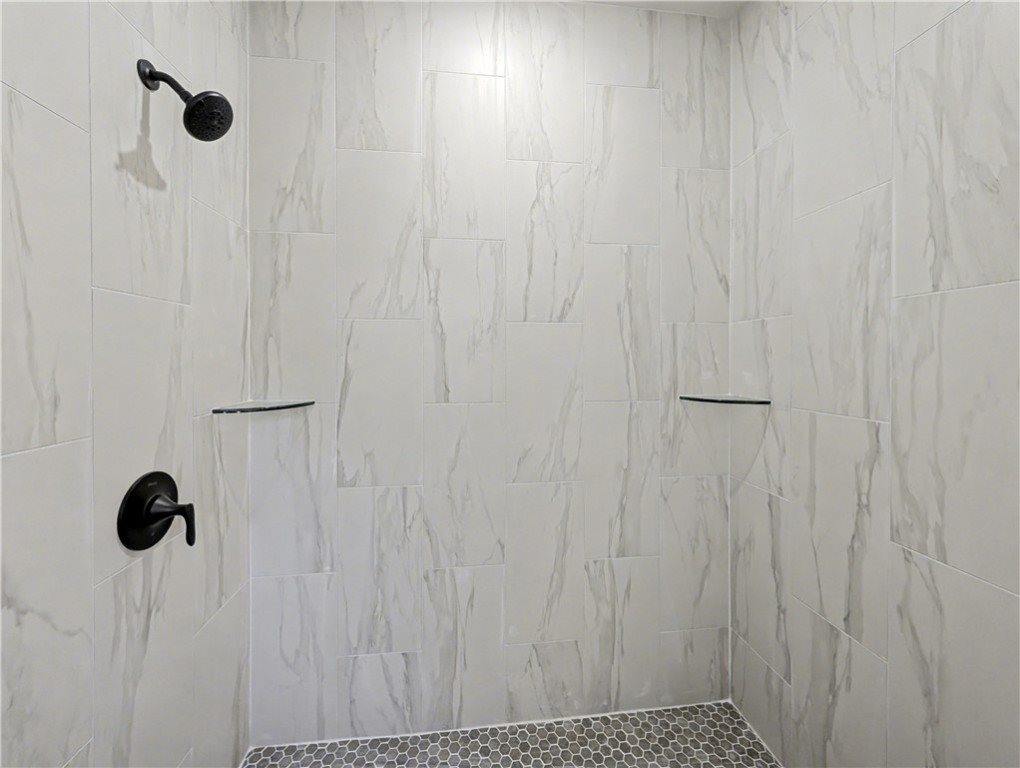 30 Lochgilphead Lane, Bella Vista, AR 72715