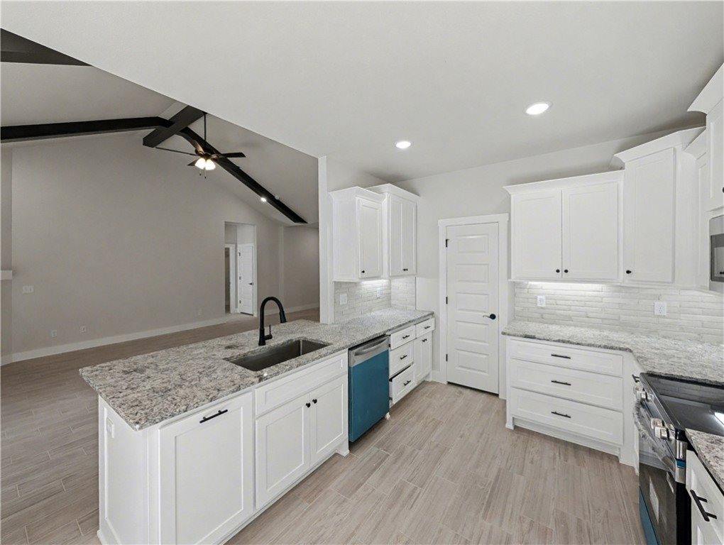 30 Lochgilphead Lane, Bella Vista, AR 72715