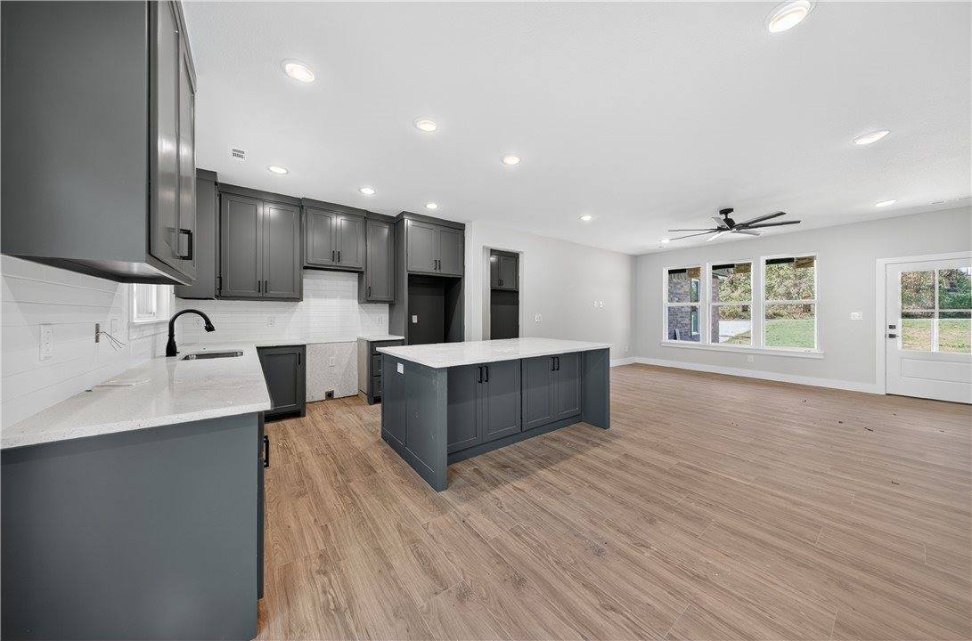 28 Lockhart Drive, Bella Vista, AR 72715