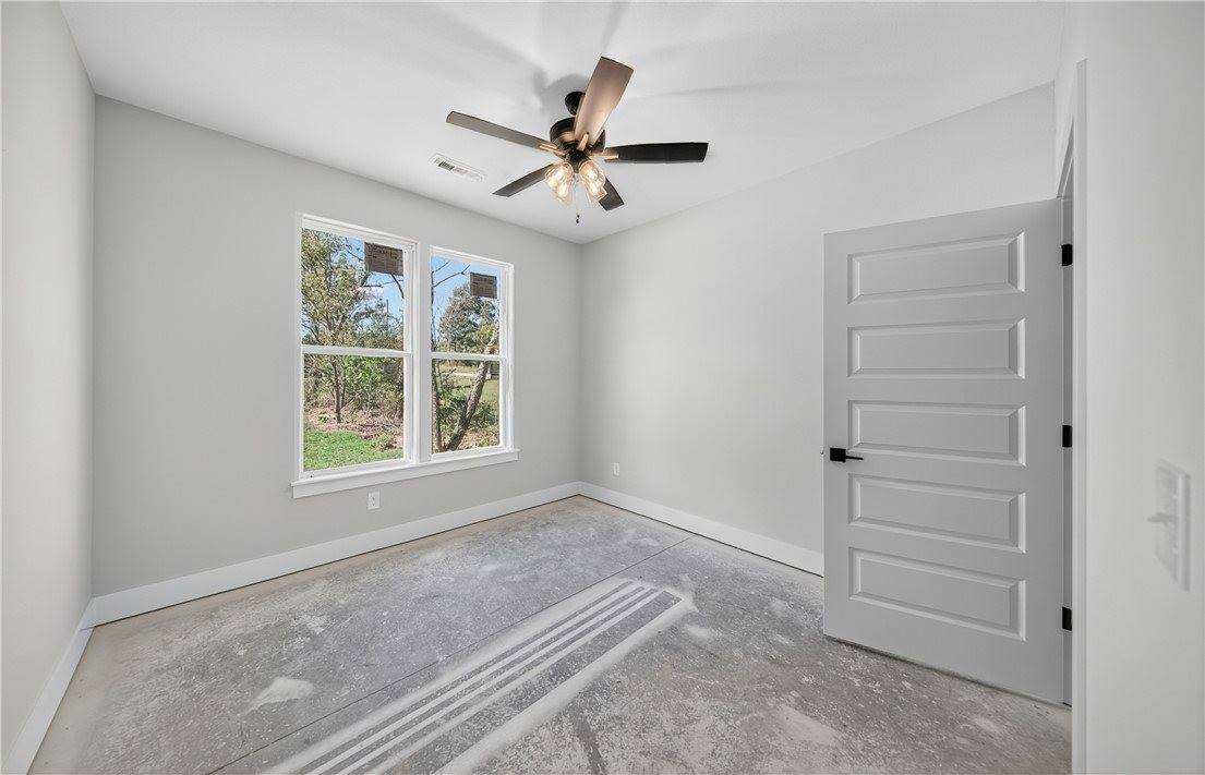 28 Lockhart Drive, Bella Vista, AR 72715