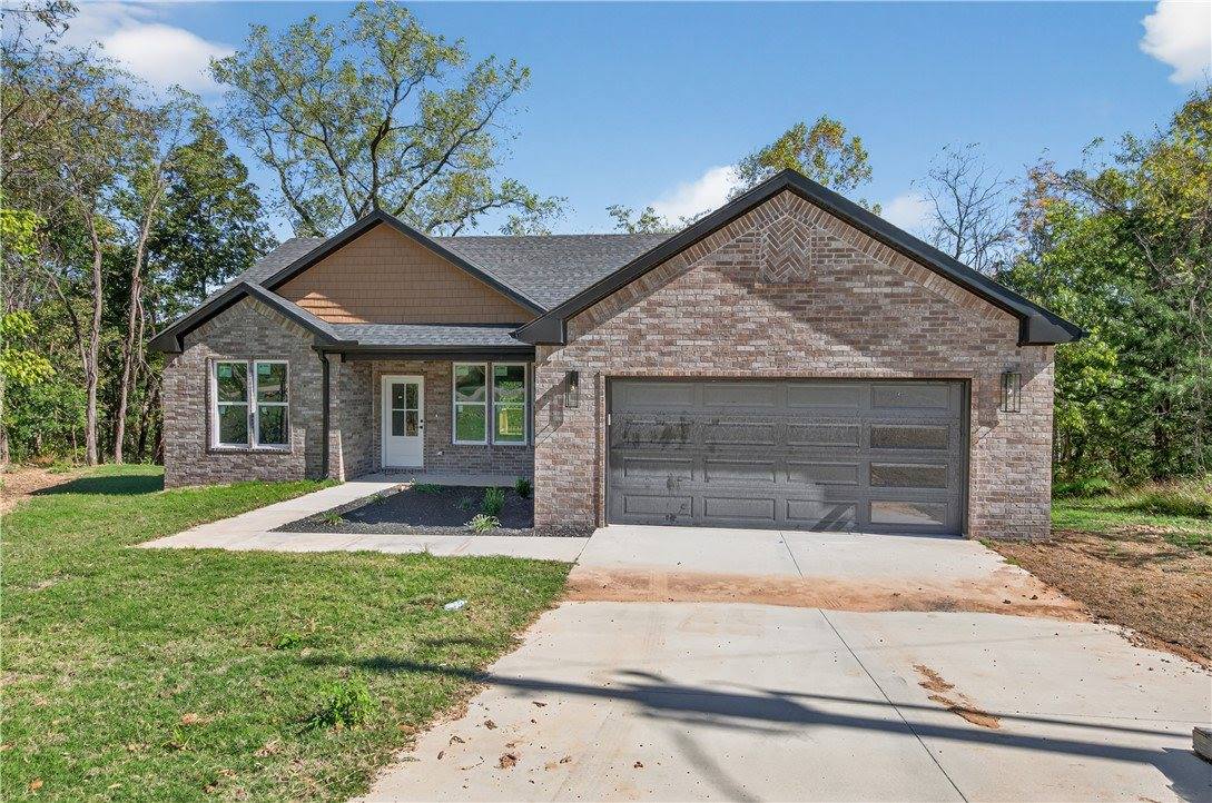 28 Lockhart Drive, Bella Vista, AR 72715