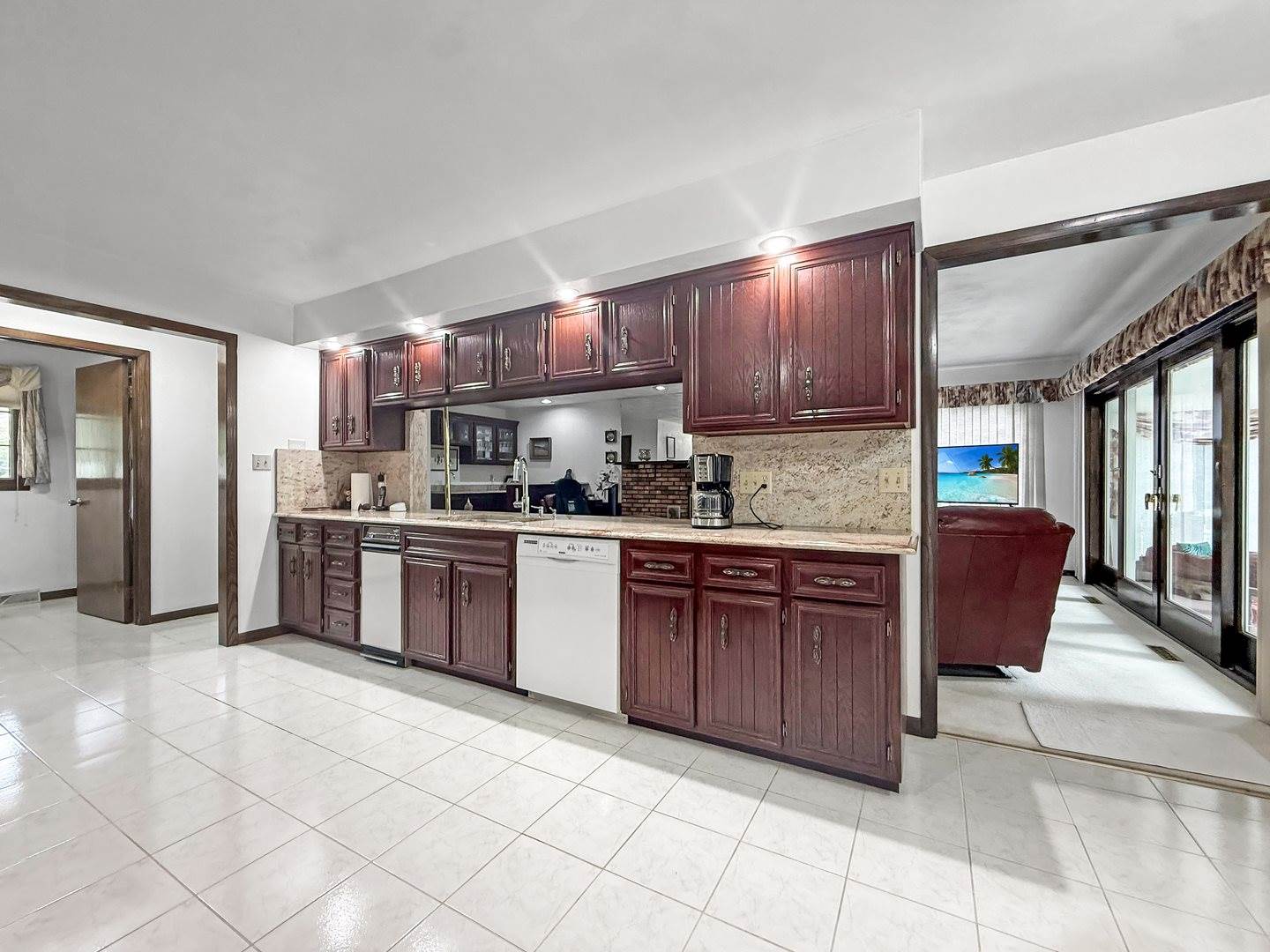 1607 Parkside Court, Freeport, IL 61032