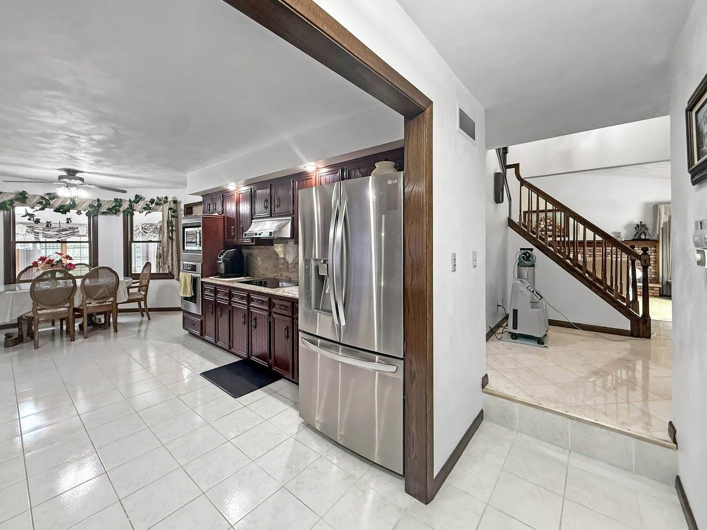 1607 Parkside Court, Freeport, IL 61032