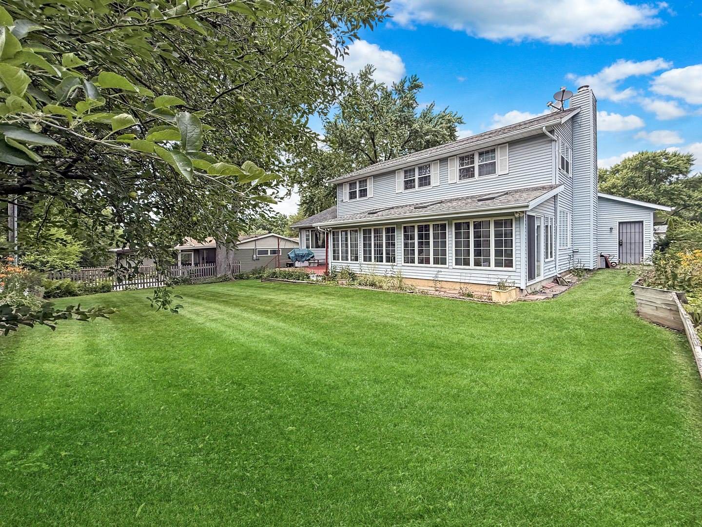 1607 Parkside Court, Freeport, IL 61032