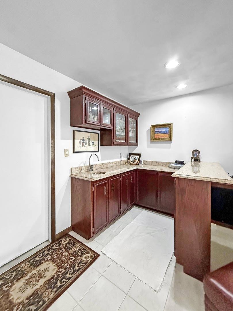 1607 Parkside Court, Freeport, IL 61032