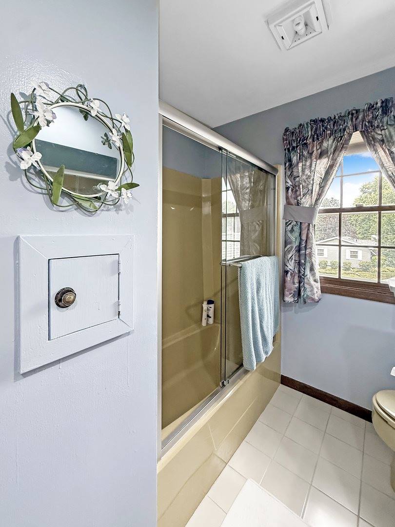 1607 Parkside Court, Freeport, IL 61032