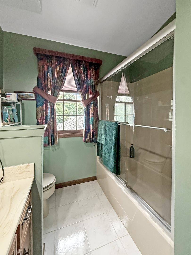 1607 Parkside Court, Freeport, IL 61032