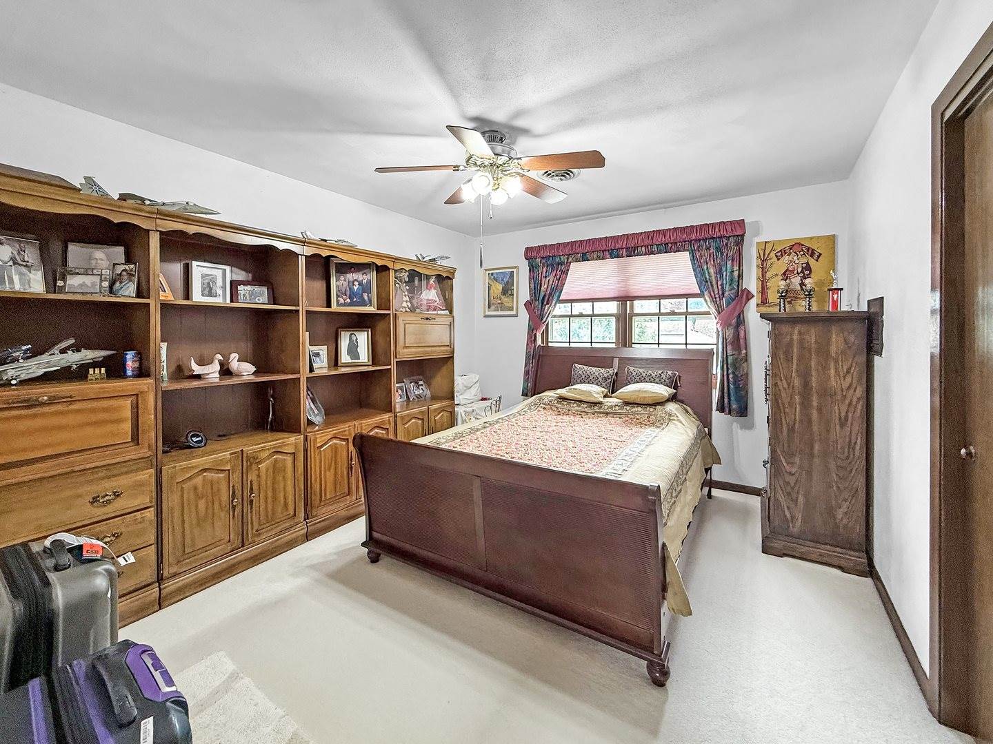 1607 Parkside Court, Freeport, IL 61032