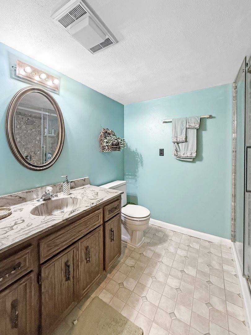 1607 Parkside Court, Freeport, IL 61032