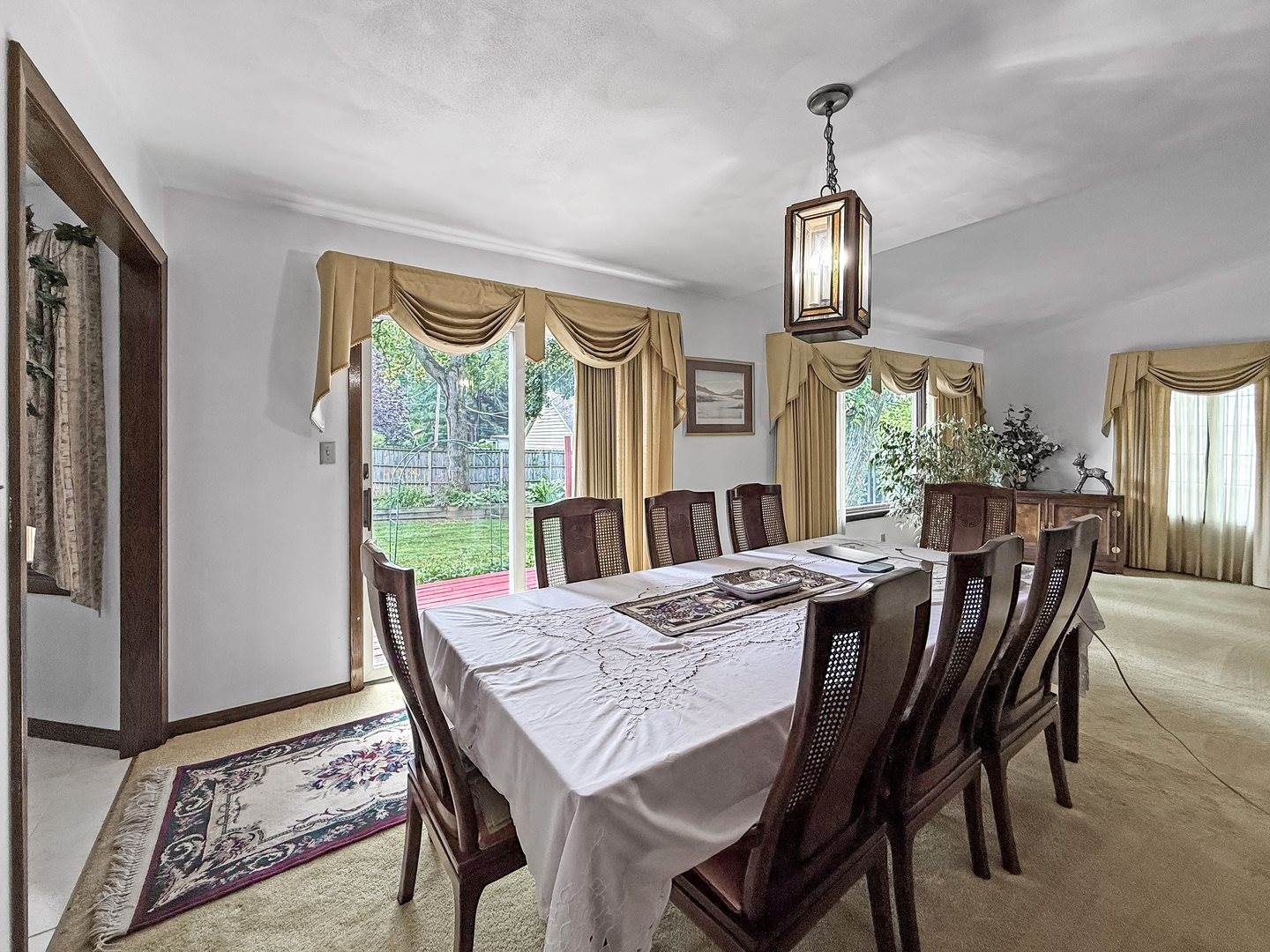 1607 Parkside Court, Freeport, IL 61032