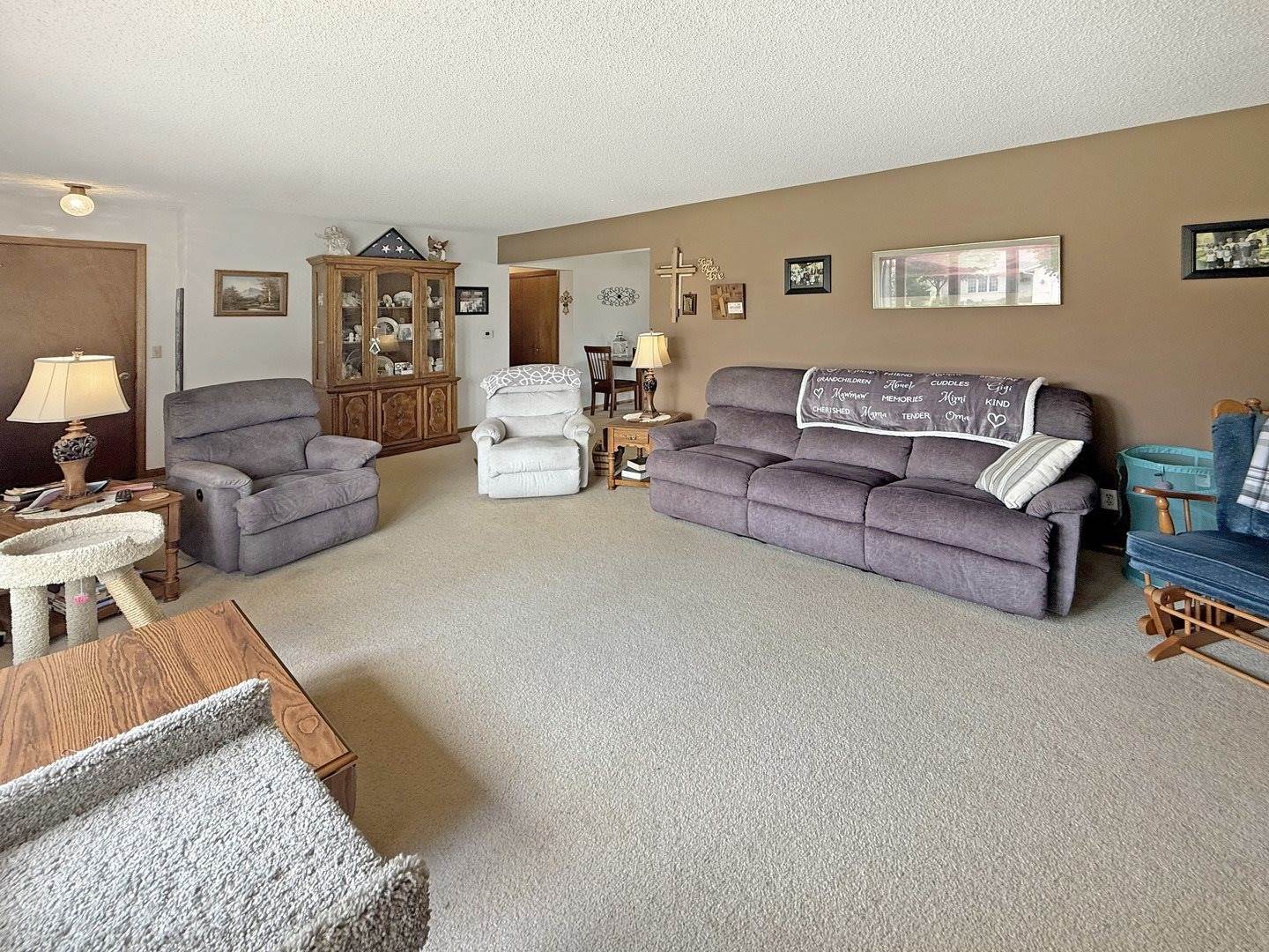 610 South 2nd Avenue, Forreston, IL 61030