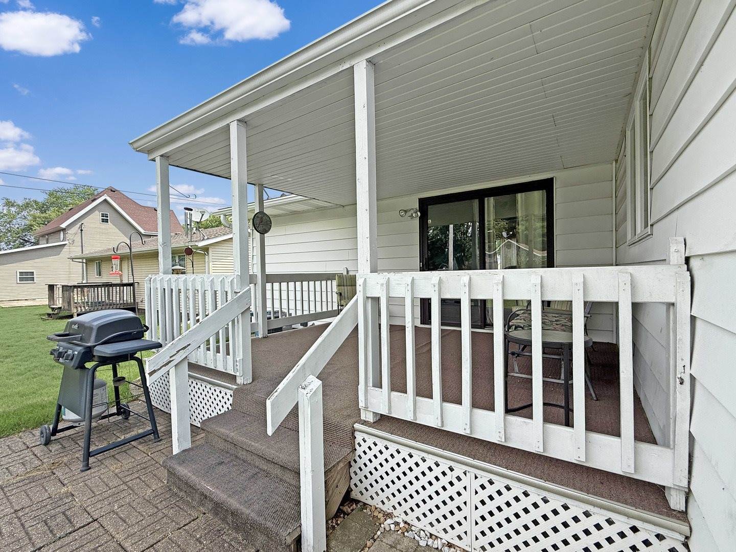 610 South 2nd Avenue, Forreston, IL 61030