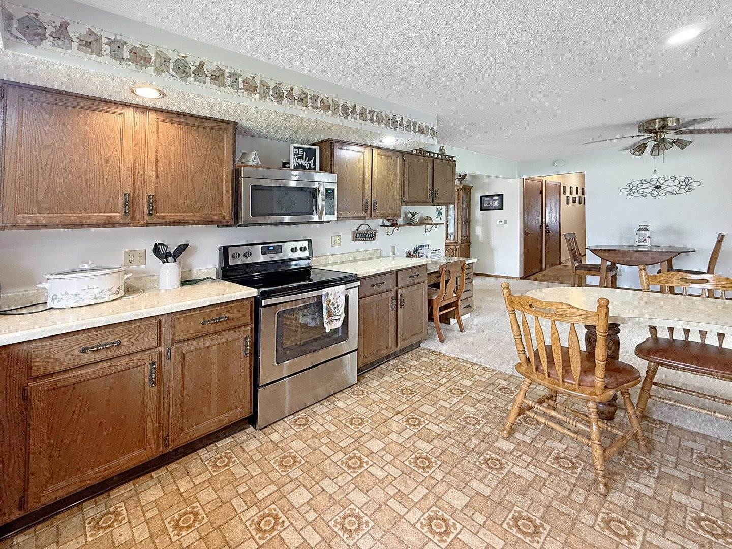 610 South 2nd Avenue, Forreston, IL 61030