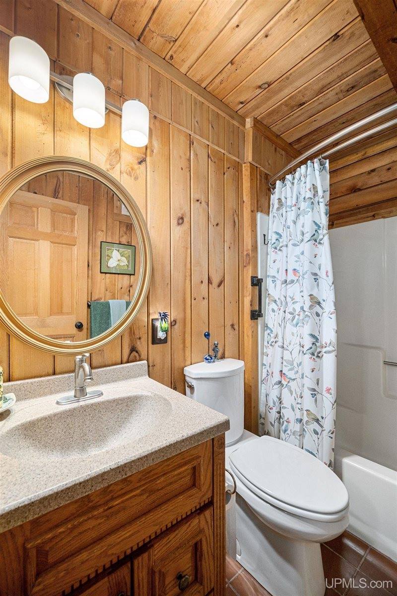 161 Lost Forty Road, Marquette, MI 49855