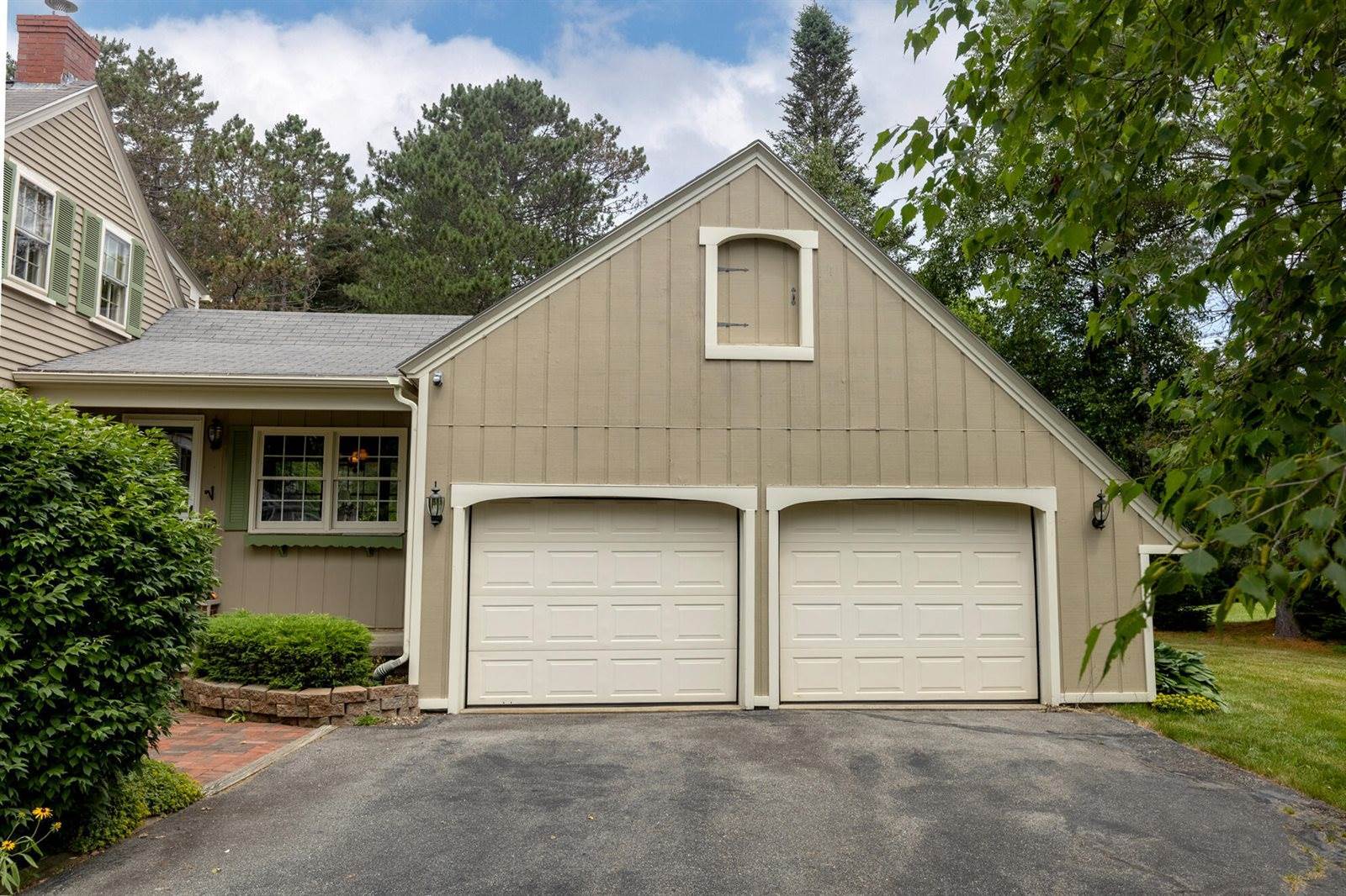 18 Canoe Club Road, Hampden, ME 04444