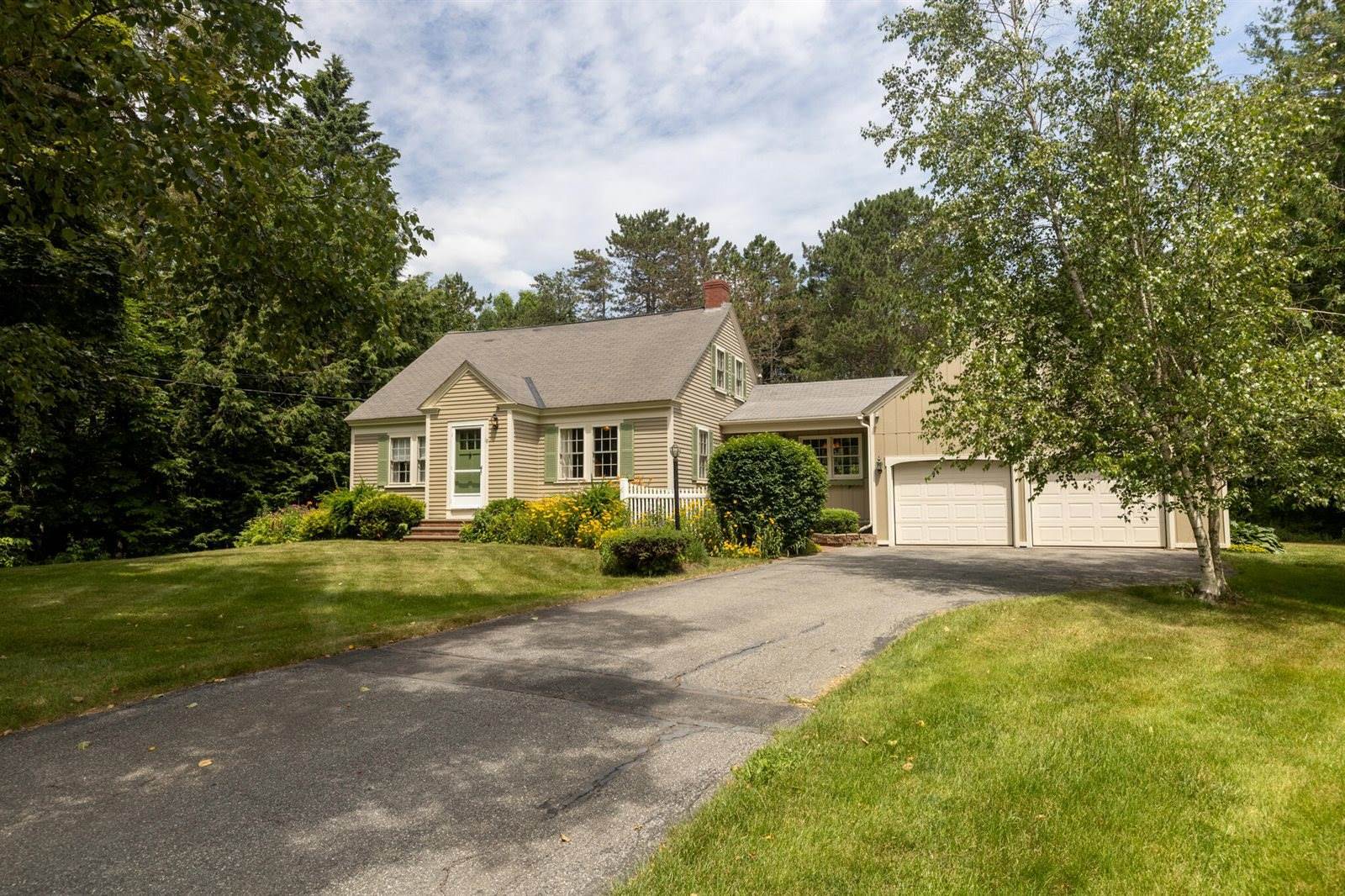 18 Canoe Club Road, Hampden, ME 04444