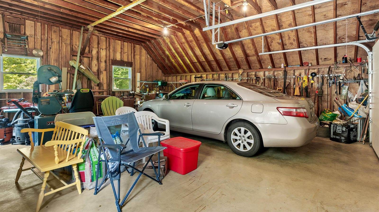 18 Canoe Club Road, Hampden, ME 04444