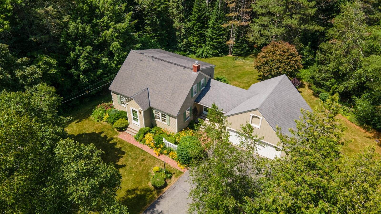 18 Canoe Club Road, Hampden, ME 04444