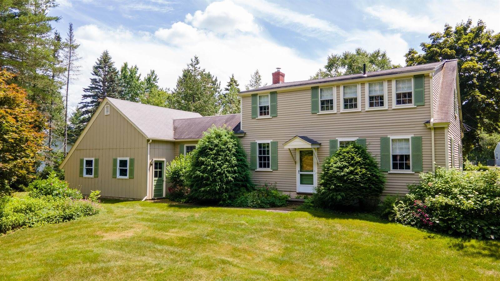 18 Canoe Club Road, Hampden, ME 04444