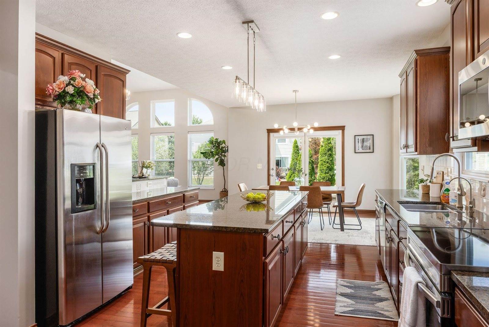 6923 Bishops Crossing Circle, Dublin, OH 43016