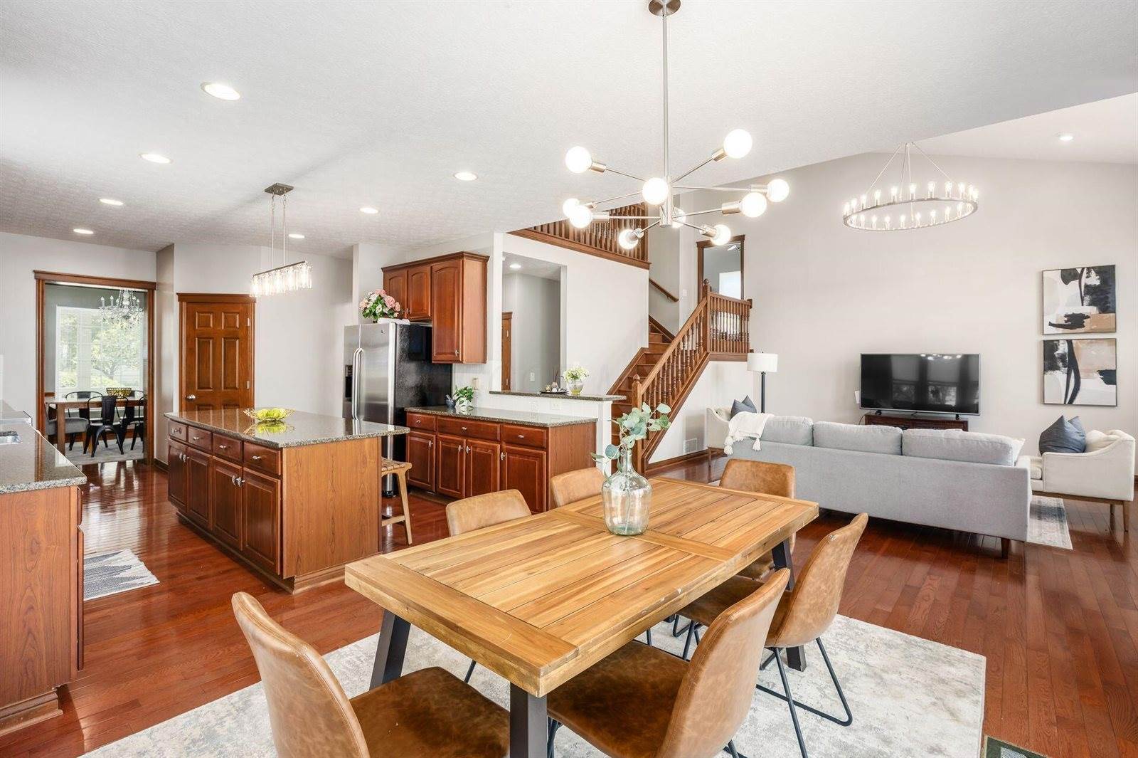 6923 Bishops Crossing Circle, Dublin, OH 43016