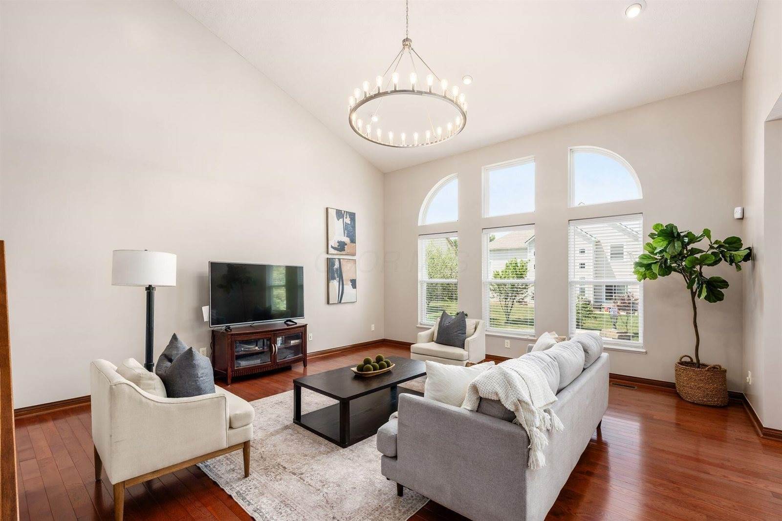 6923 Bishops Crossing Circle, Dublin, OH 43016