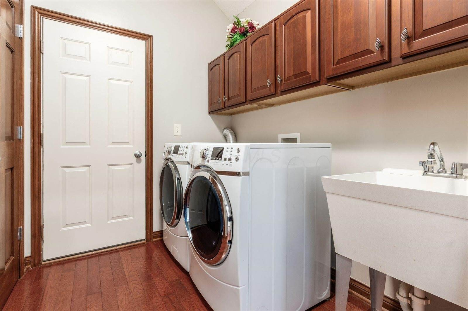 6923 Bishops Crossing Circle, Dublin, OH 43016