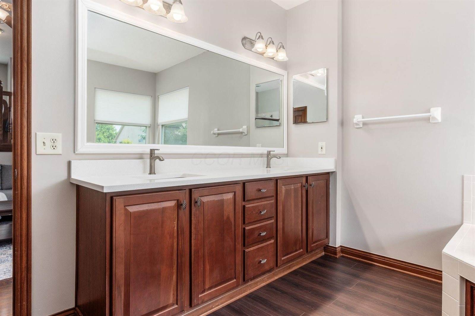 6923 Bishops Crossing Circle, Dublin, OH 43016