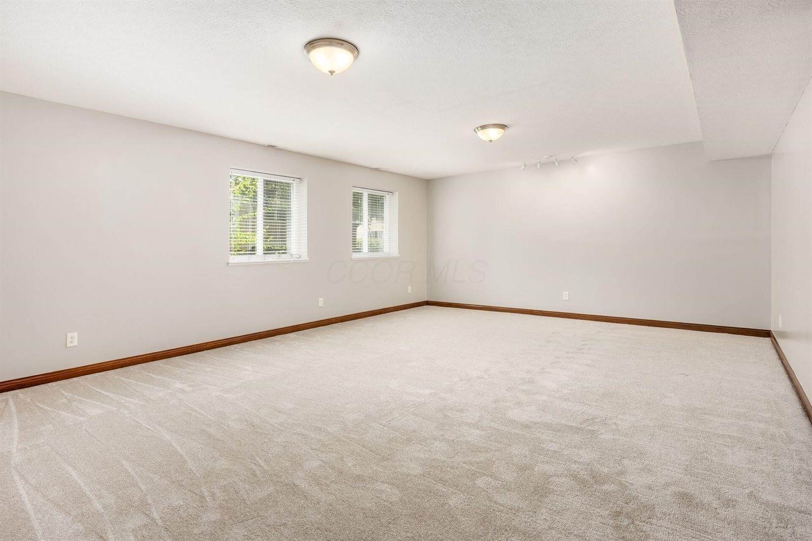 6923 Bishops Crossing Circle, Dublin, OH 43016