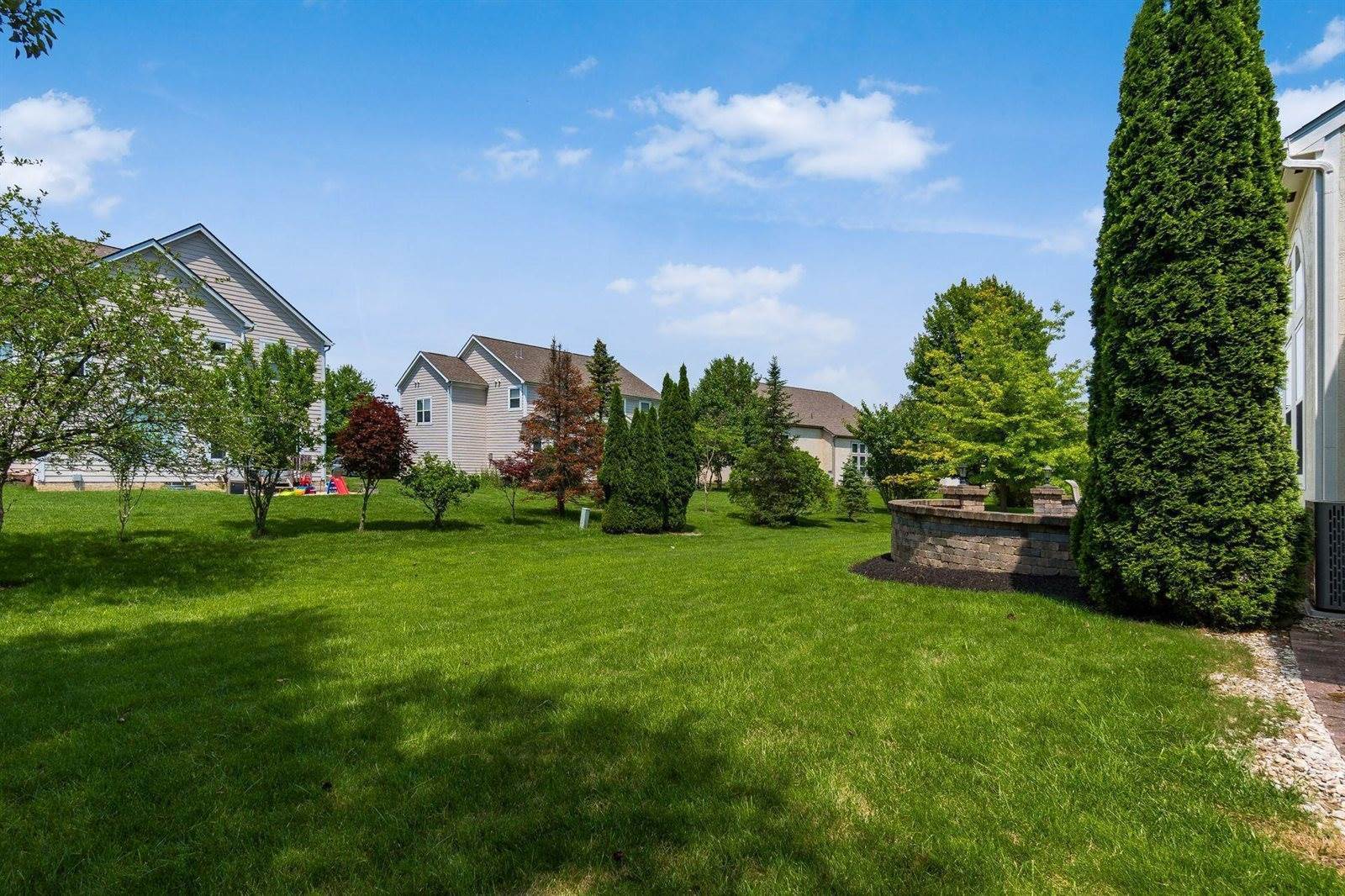 6923 Bishops Crossing Circle, Dublin, OH 43016