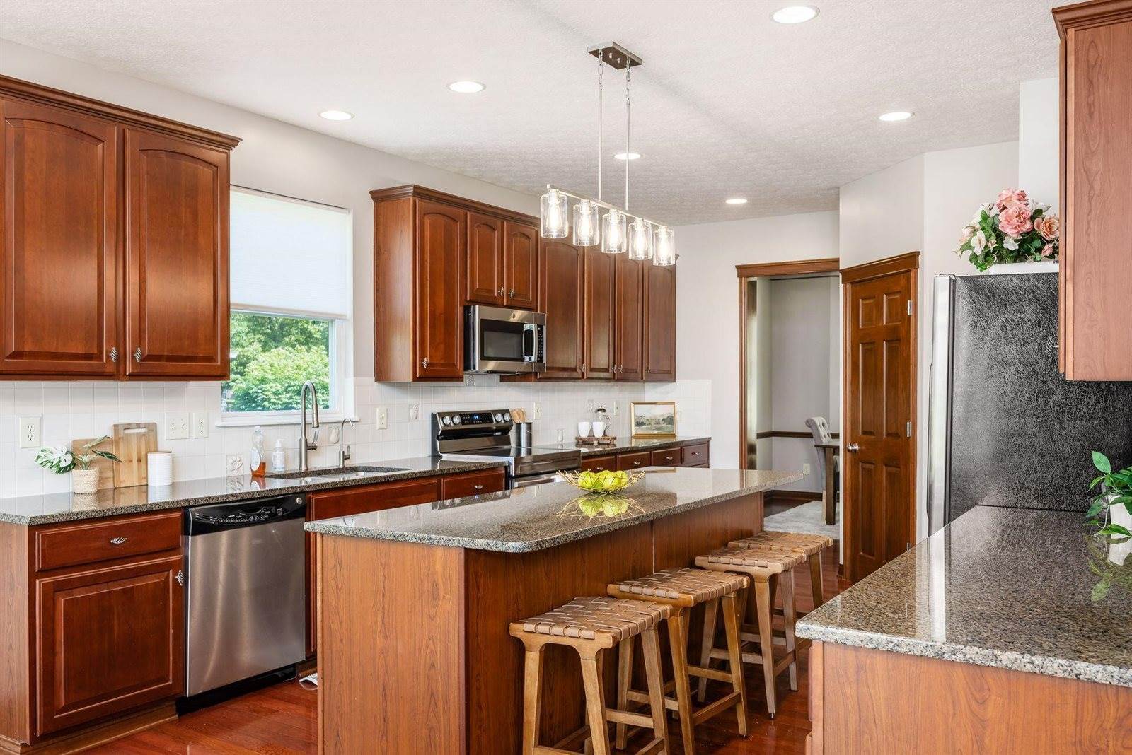 6923 Bishops Crossing Circle, Dublin, OH 43016