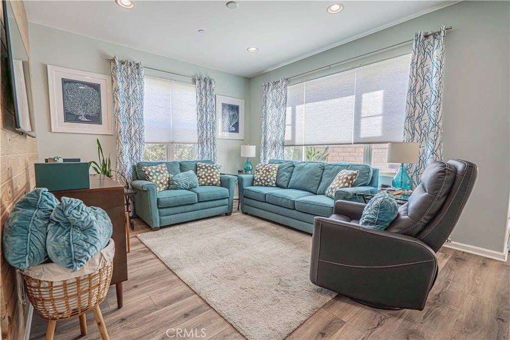 22027 Propello Drive, Saugus, CA 91350