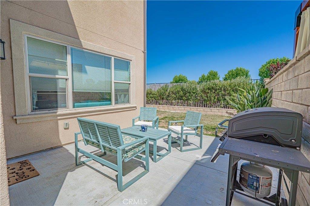 22027 Propello Drive, Saugus, CA 91350