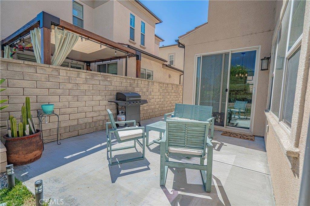 22027 Propello Drive, Saugus, CA 91350