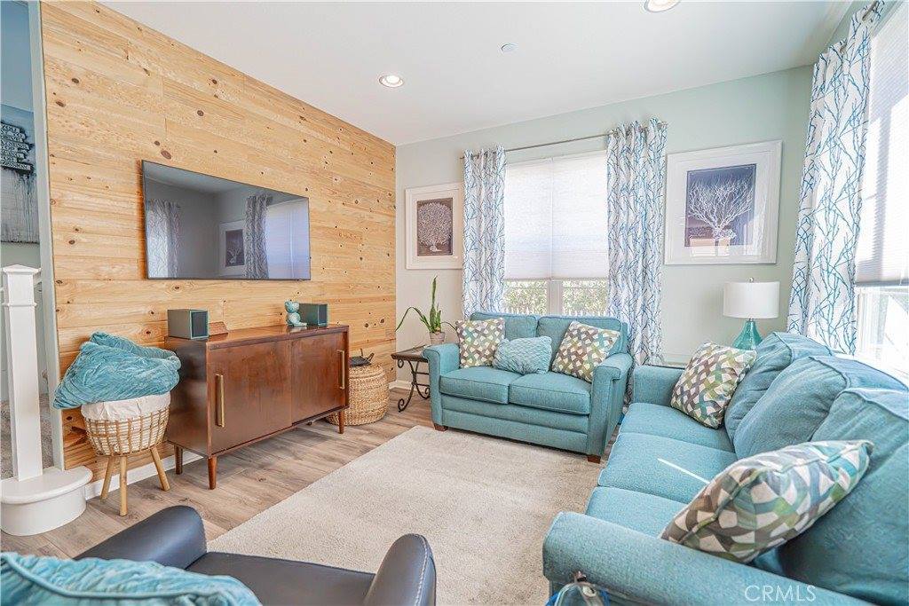 22027 Propello Drive, Saugus, CA 91350