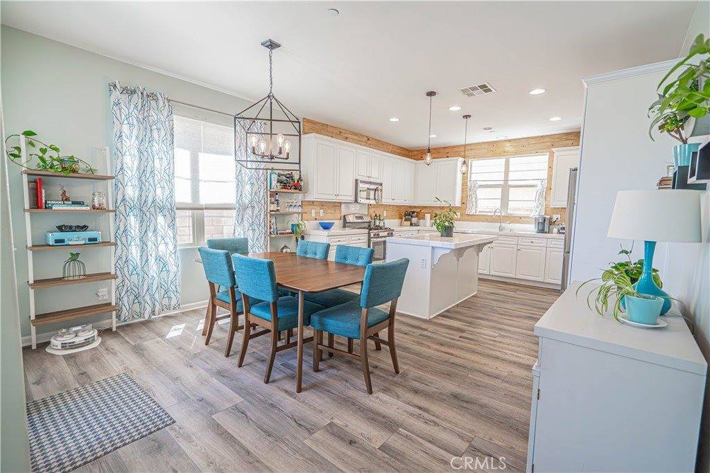 22027 Propello Drive, Saugus, CA 91350