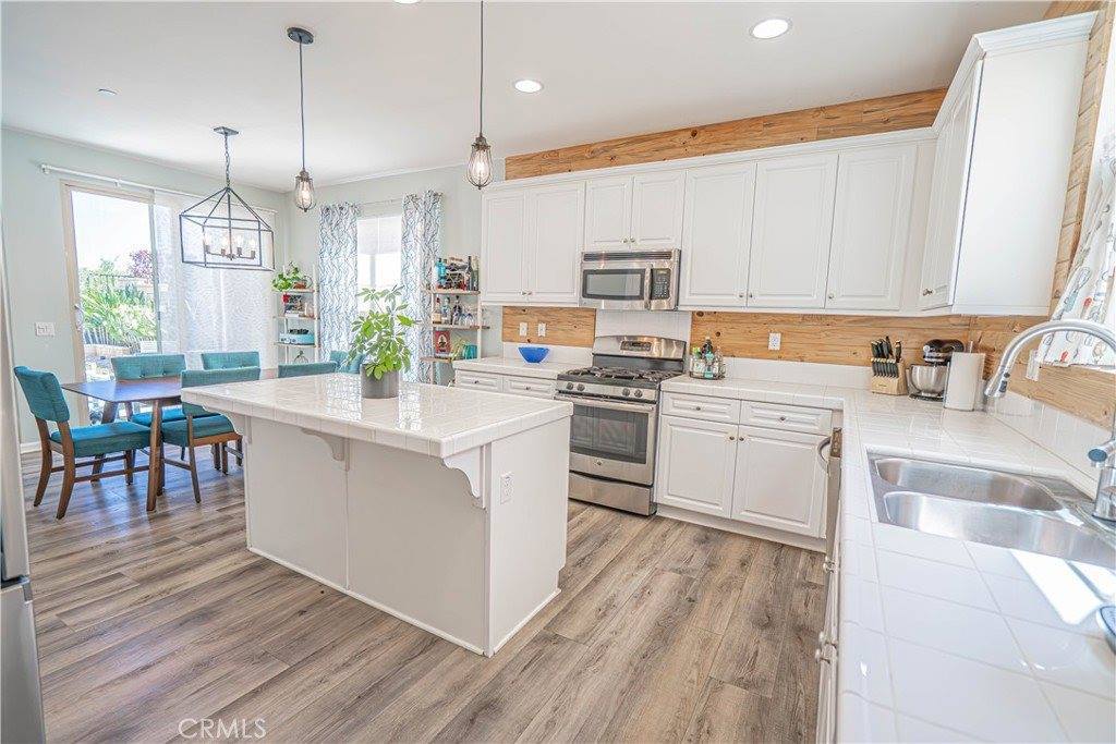 22027 Propello Drive, Saugus, CA 91350