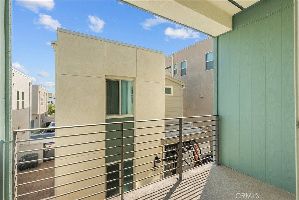 27422 Pioneer Court, Valencia, CA 91381