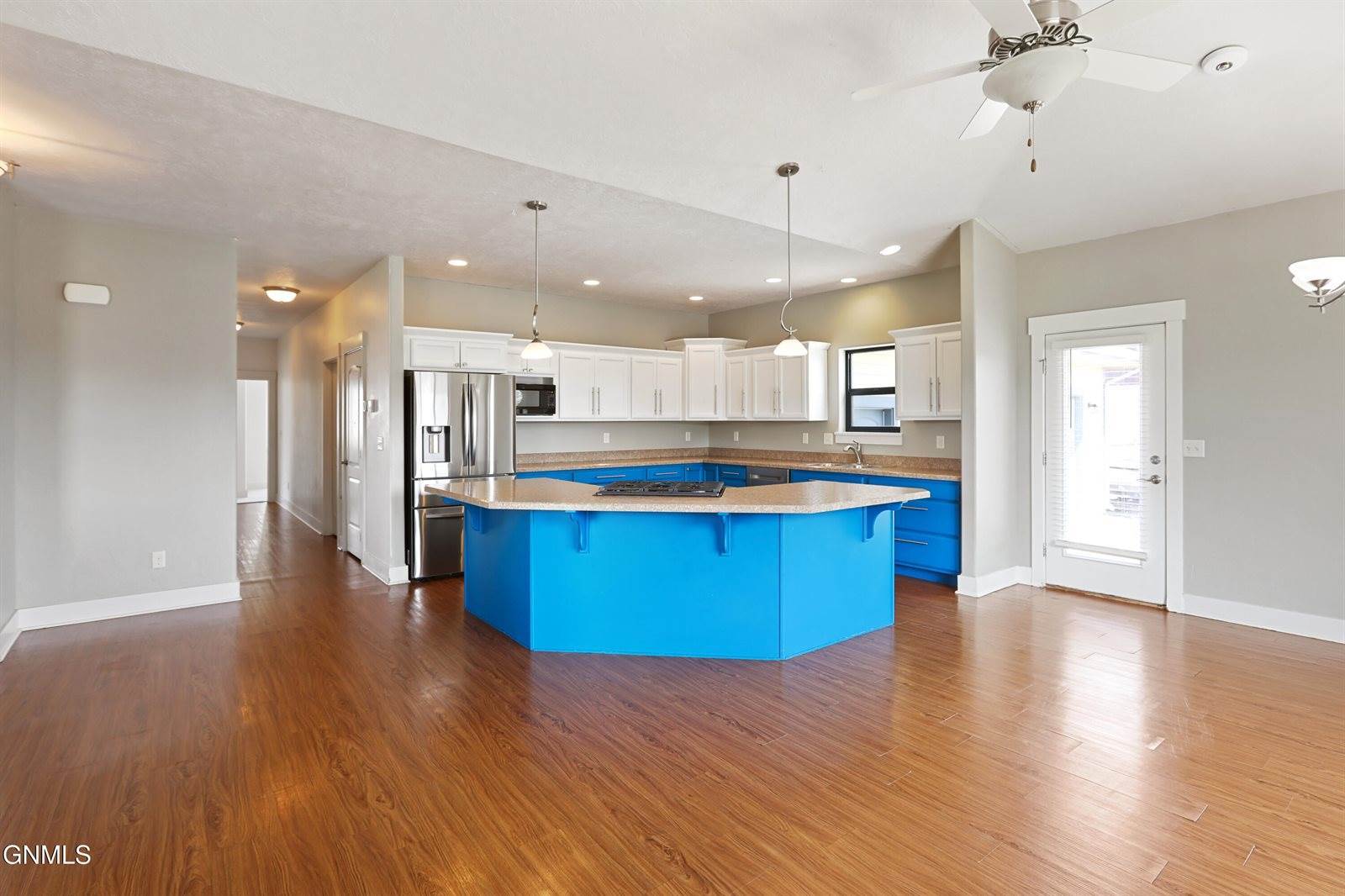 2806 25th Street West, Williston, ND 58801